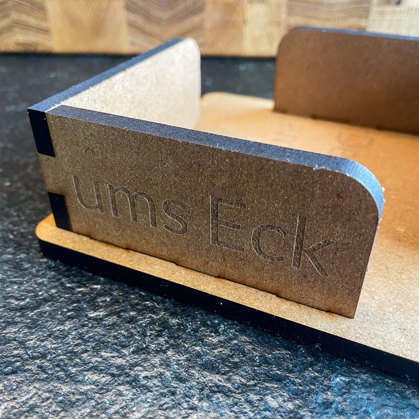 Lustige Schieferuntersetzer mit Sprüchen | Gravierte Untersetzer aus Naturstein | Geschenk für Freunde & Bar | Handgemachte Tischdeko